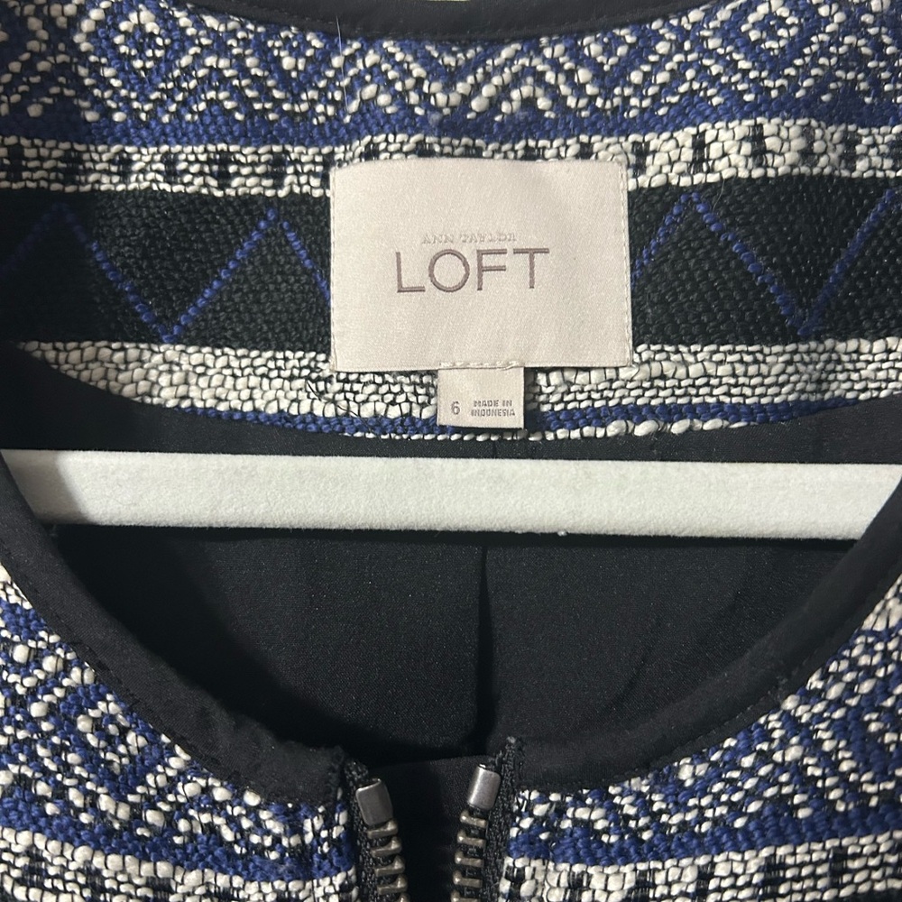 Loft Chic Black and Blue Patterned Jacket - Picture 3 of 4